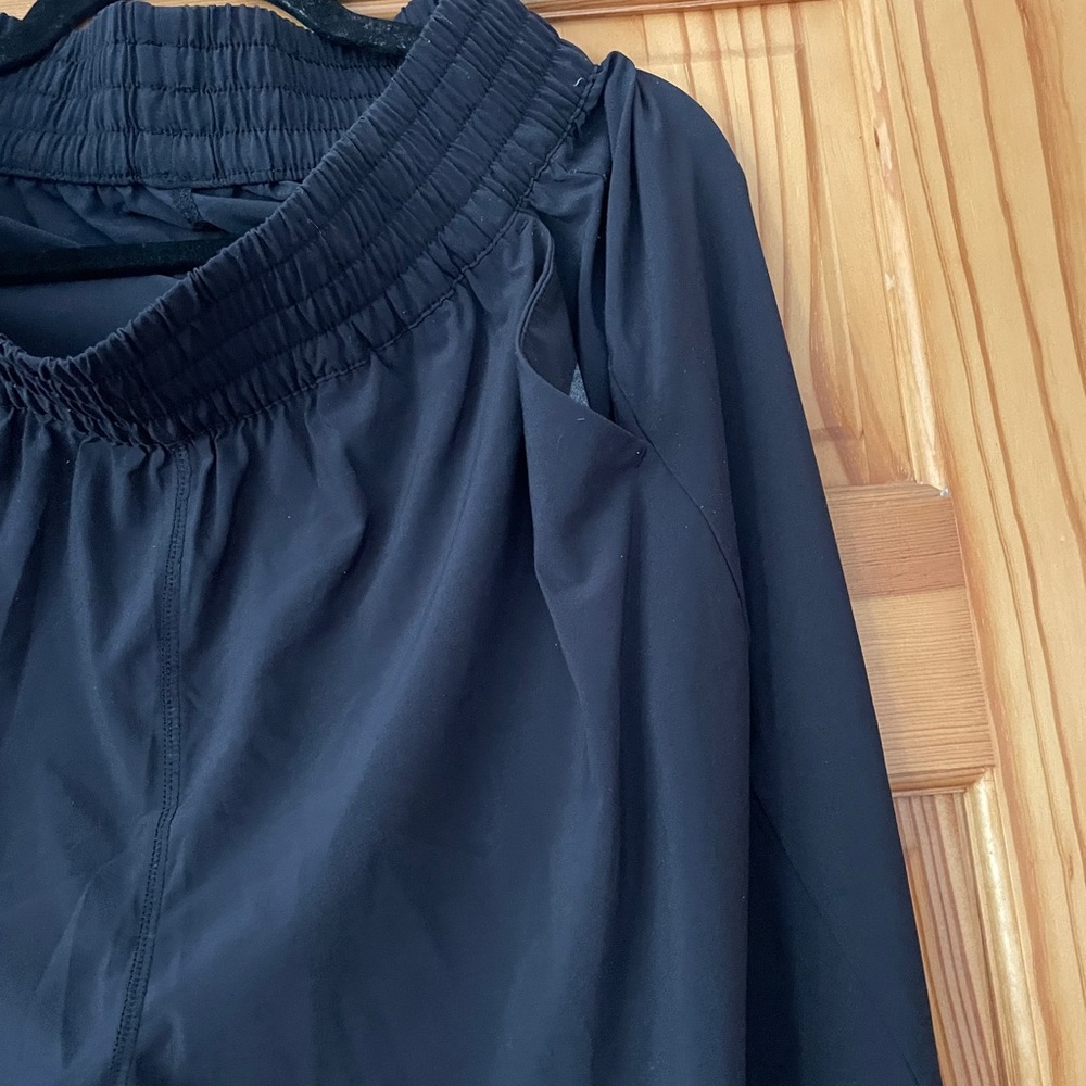 Vuori Villa Wide Leg Pants in Black - Picture 6 of 8